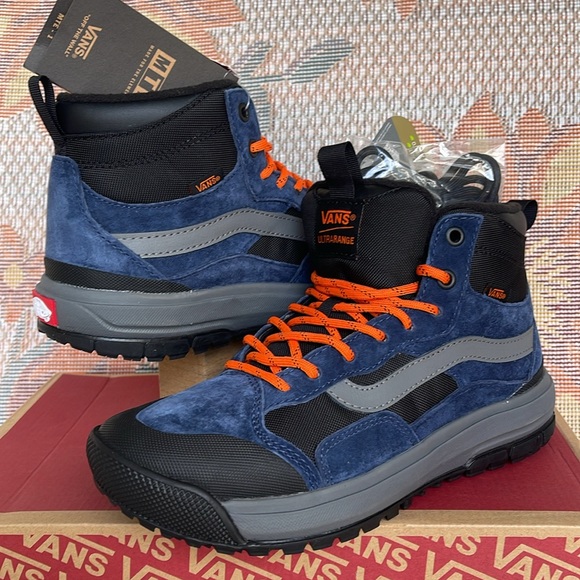 Vans Men’s Ultrarange Exo
Dress Blues/Black
VN0A5KS5LKV
Sneakers Hiking B… - Picture 2 of 16